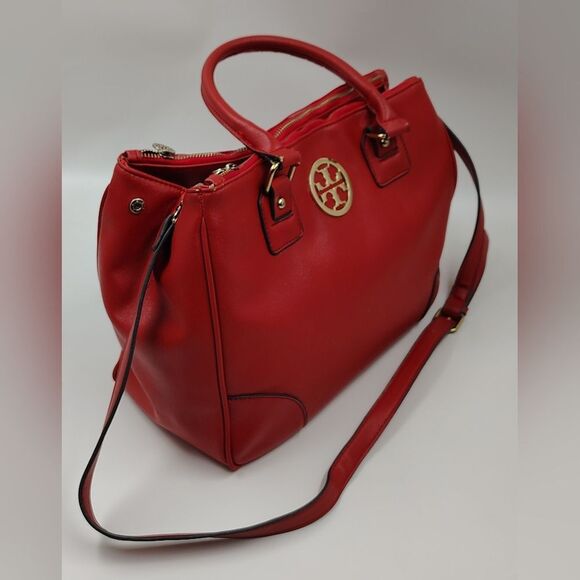 Red Handbag Purse W/ Gold Medallion - Picture 3 of 16